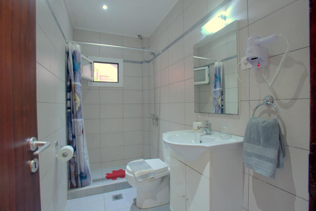 Ilias Apartments Ipsos Luaran gambar