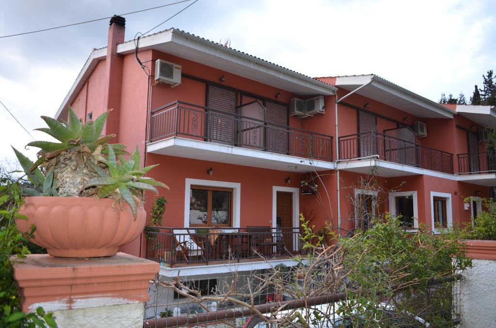 Ilias Apartments Ipsos Luaran gambar